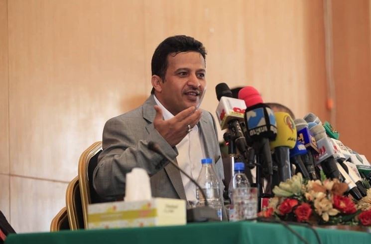 مسؤول في صنعاء: العليمي نجح في إزاحة الزبيدي والقوة الجديدة مكسب وحدوي